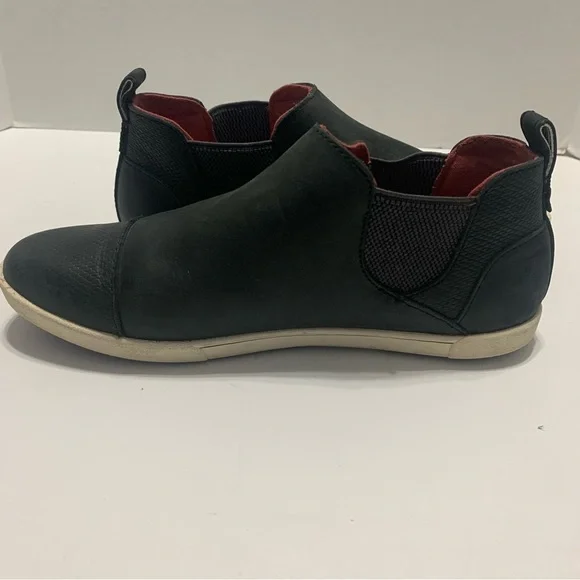OluKai Black and Red Ankle Boots - Picture 5 of 10